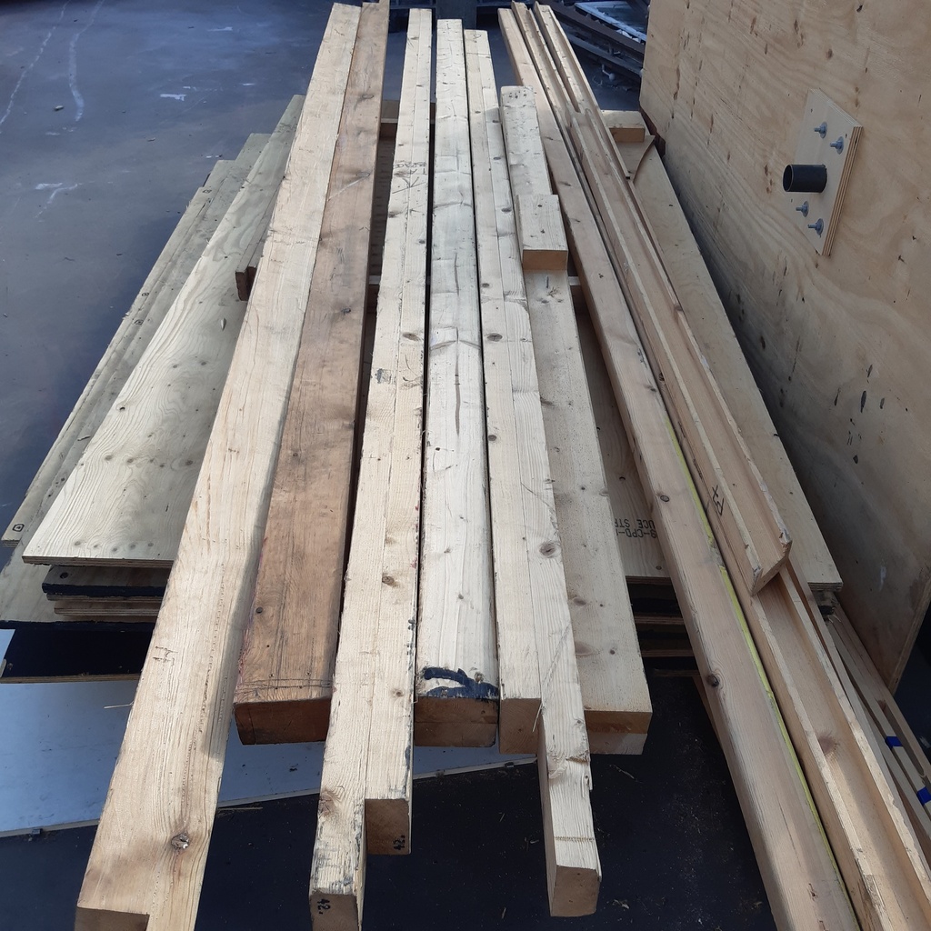bois de construction - chevrons et poutres