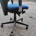 Chaise de bureau bleue