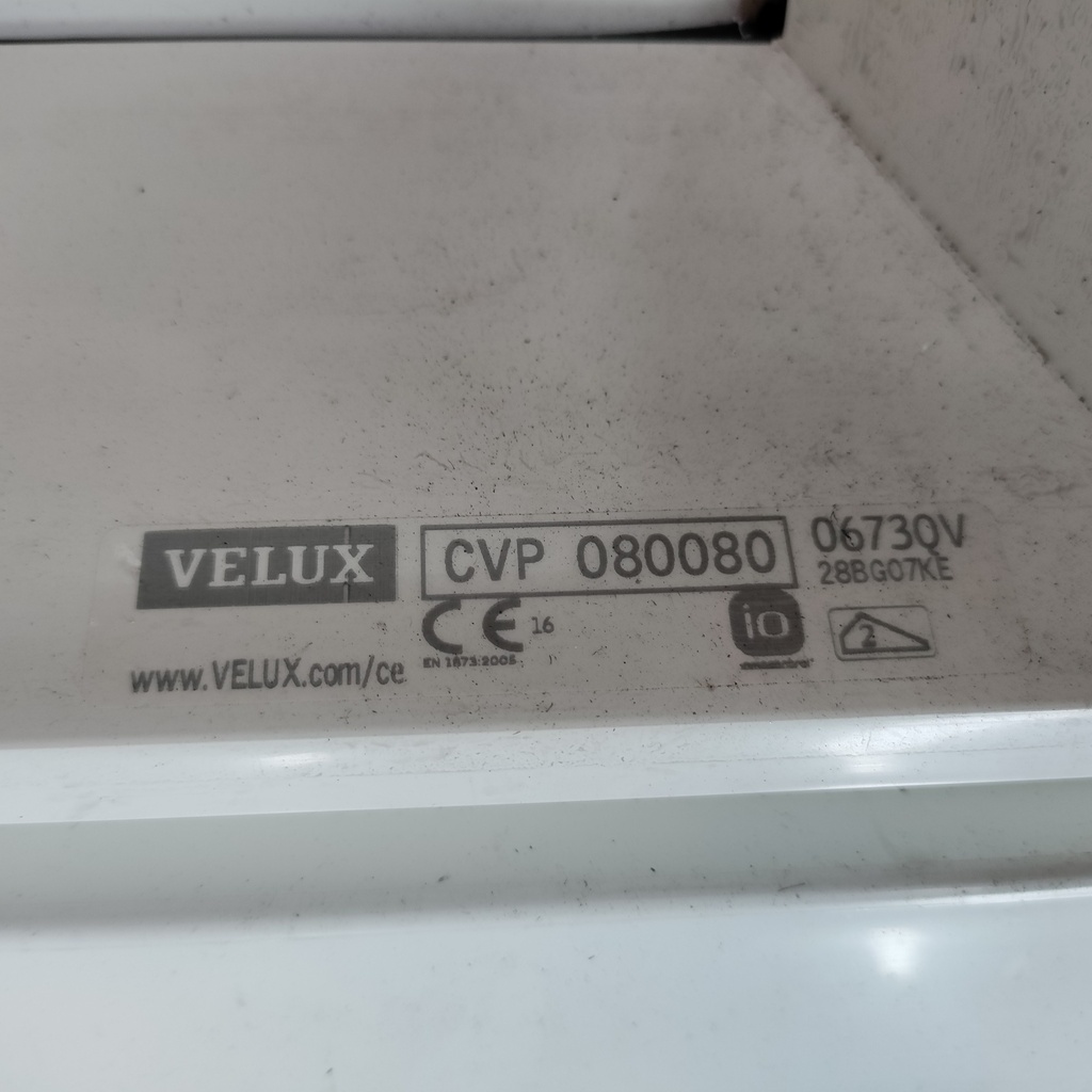 Fenêtre de toit plat VELUX 80x80