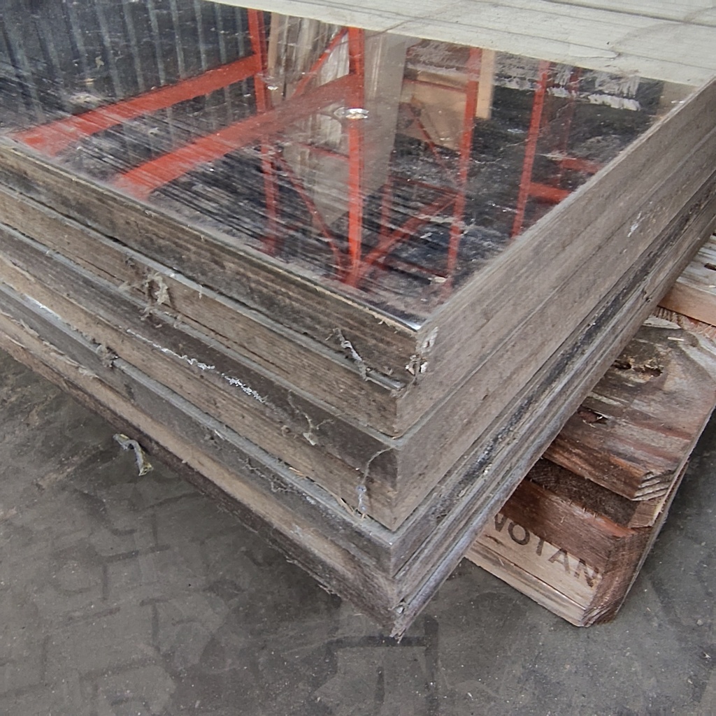 Panneaux multiplex + feuille métallique