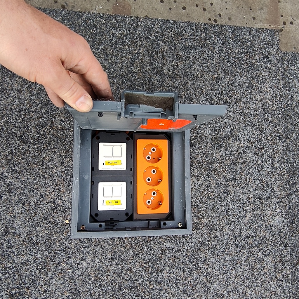 Dalles de plancher technique