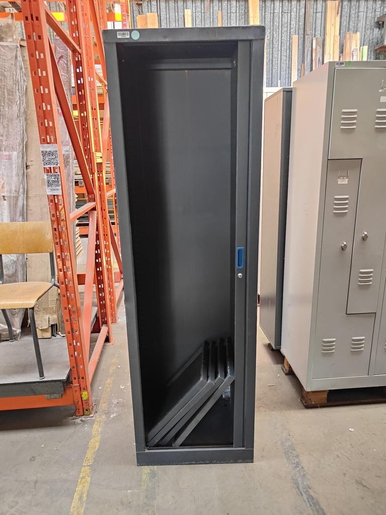 Armoire à volet étroite