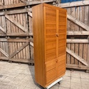 Armoire de rangement haute en bois