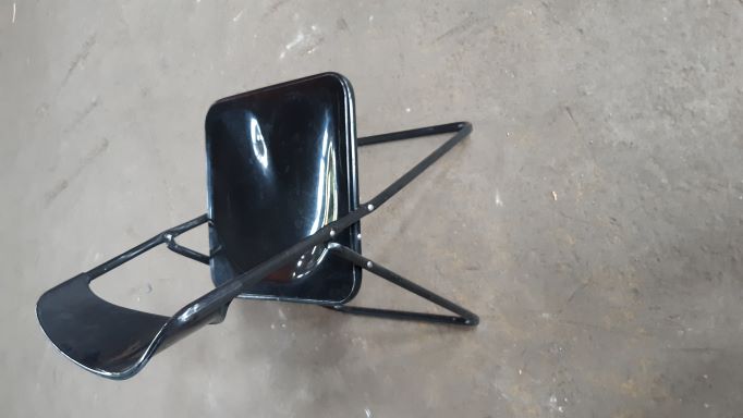 Chaise Pliante en plastic noir