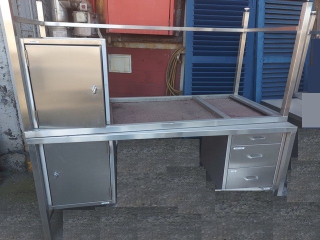 Bureau inox