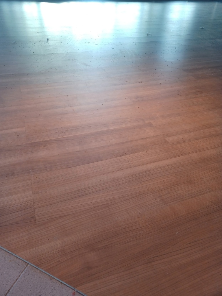 Plancher stratifié bois