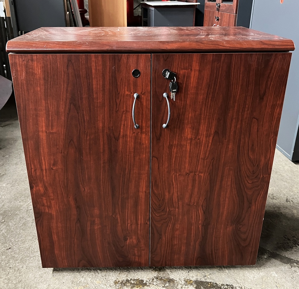 Armoire basse en bois