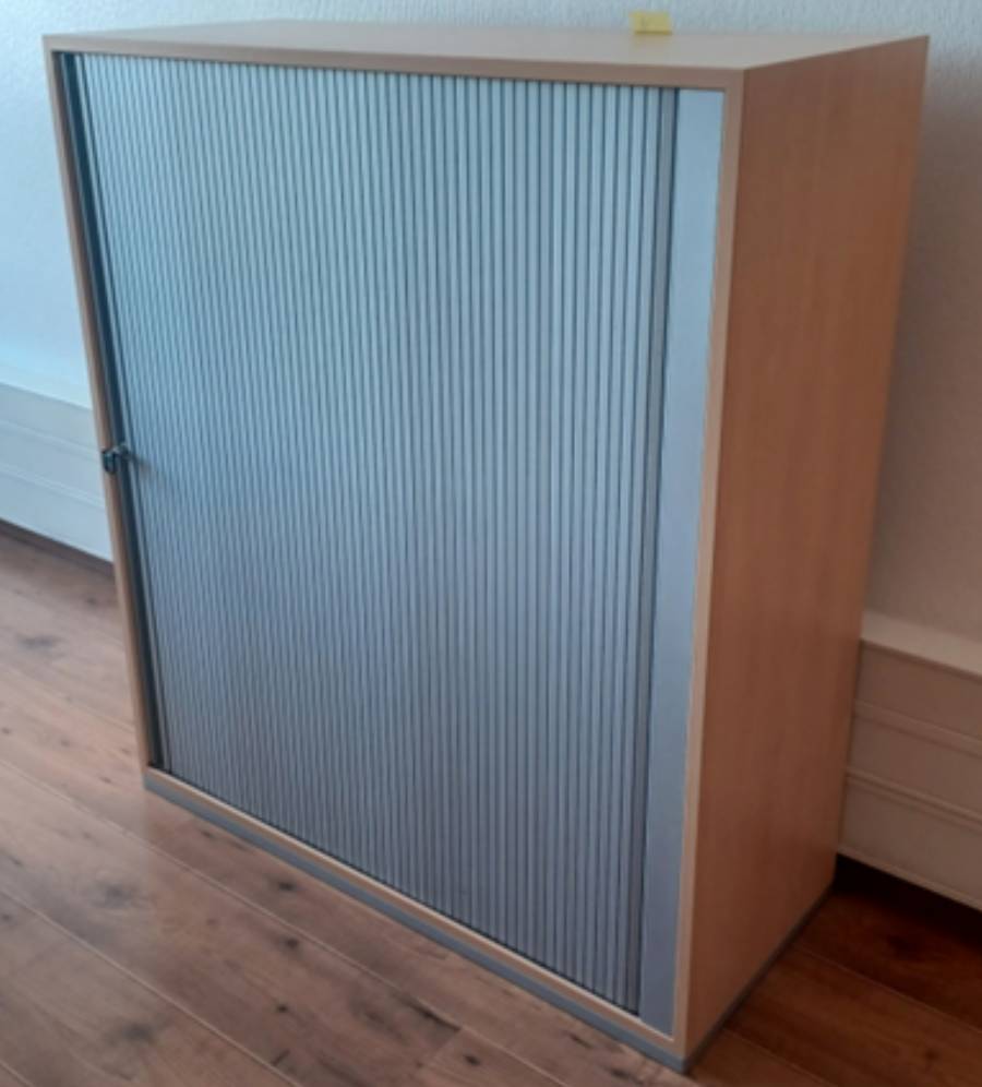 Armoire de bureau à volet