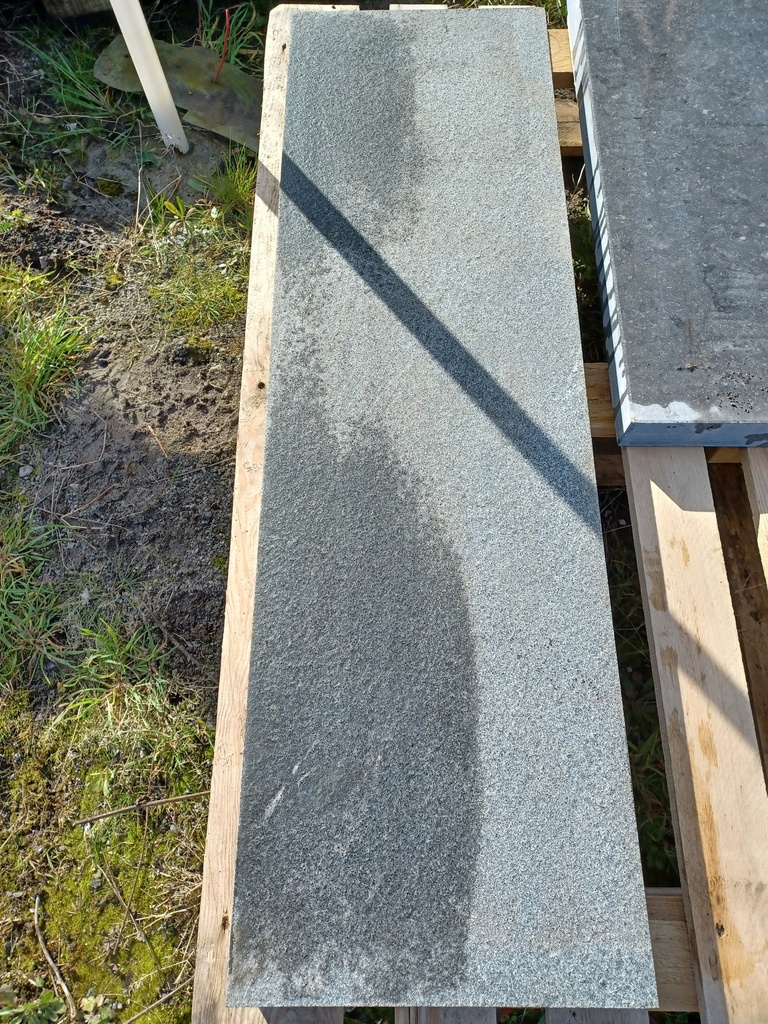 Dalle béton imitation pierre bleue