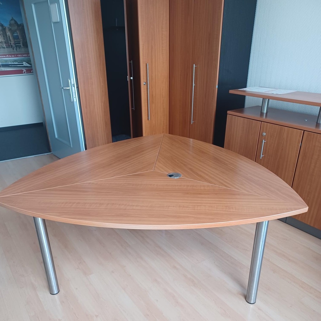 Table basse triangulaire (sans pied)