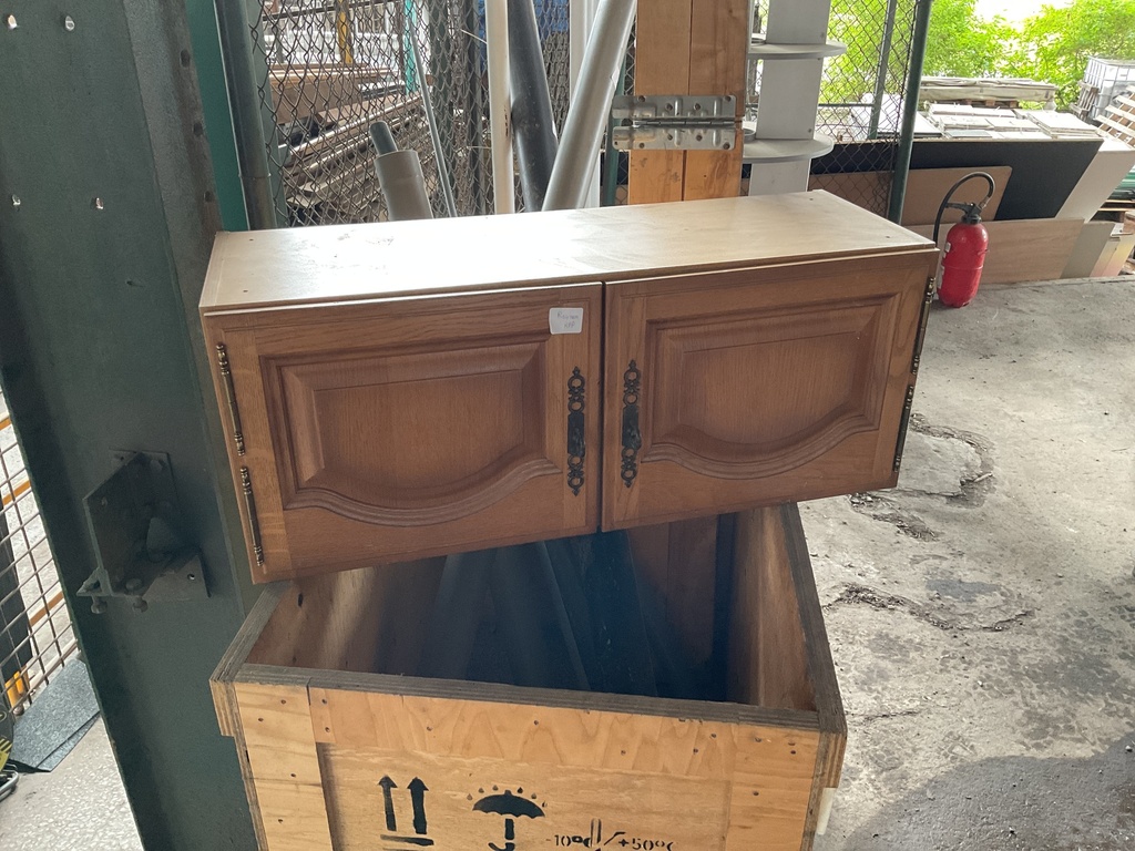 Petit meuble à suspendre