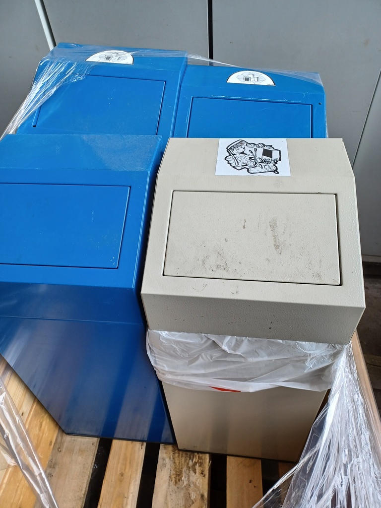 Poubelle métallique 45L