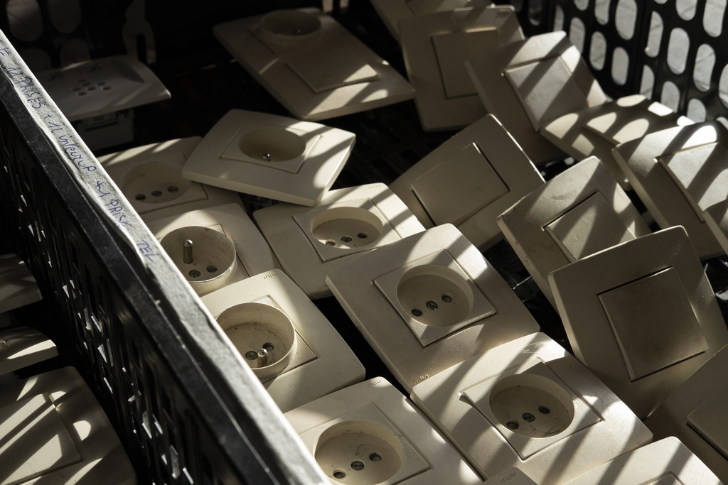 Prises et interrupteurs muraux