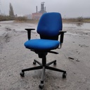 Chaise de bureau bleue