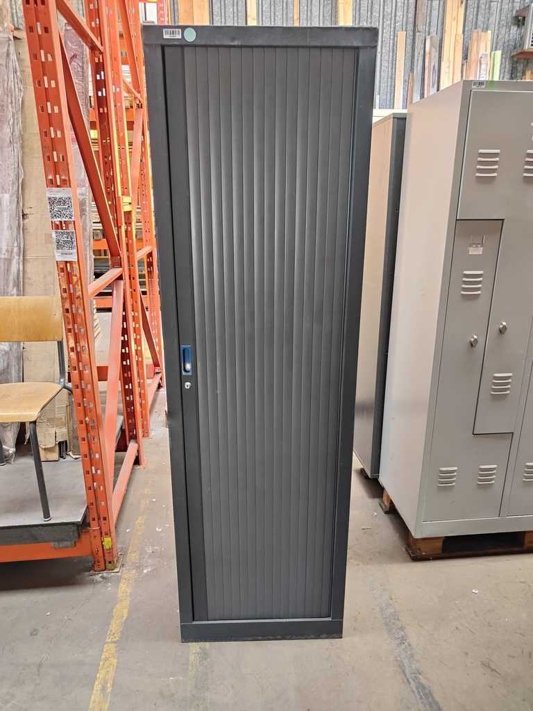 Armoire à volet étroite