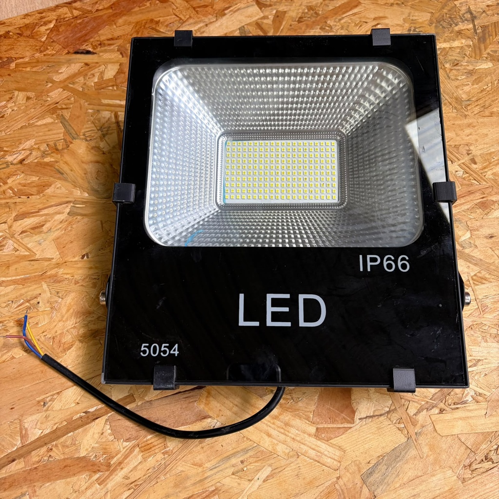 Projecteur LED extérieur 100 W