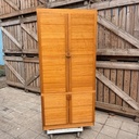 Armoire de rangement haute en bois