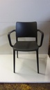 Chaise plastique avec accoudoir