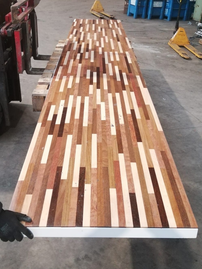 Table imitation bois marqueterie