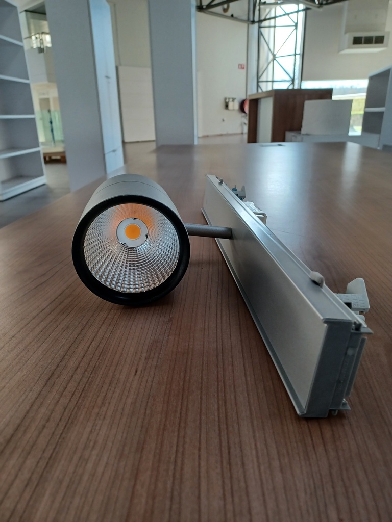 Spot LED sur rail