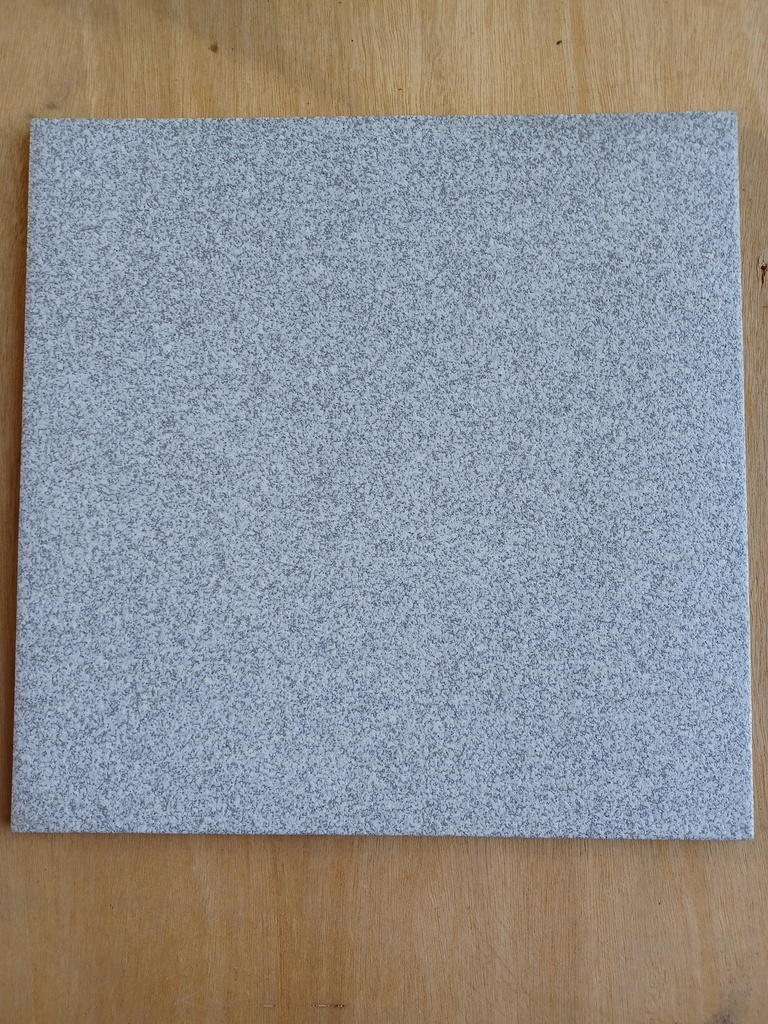 Carrelage gris moucheté