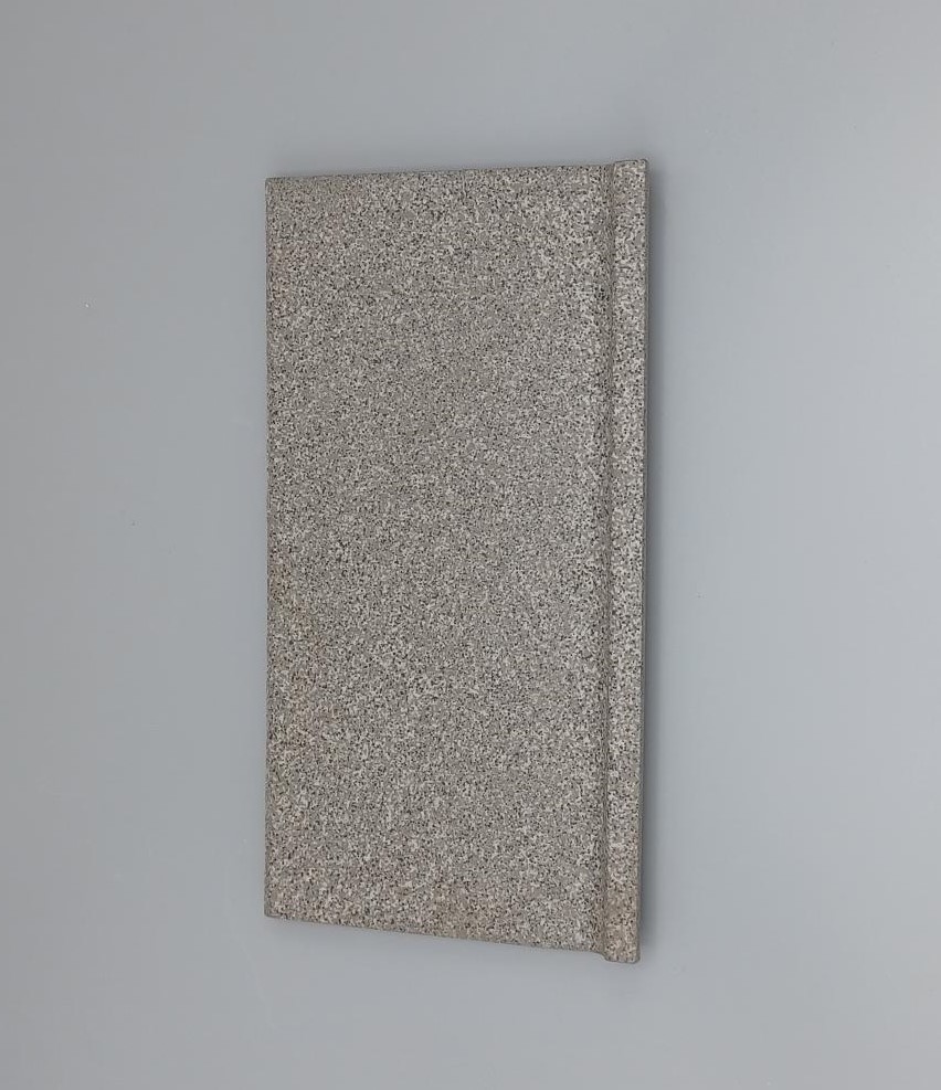 Plinthe gris foncé