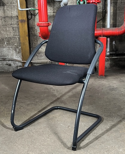 [CFL] Chaise en tissu noir