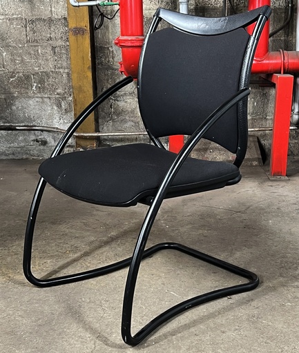 [108MOB001] Chaise en tissu noir