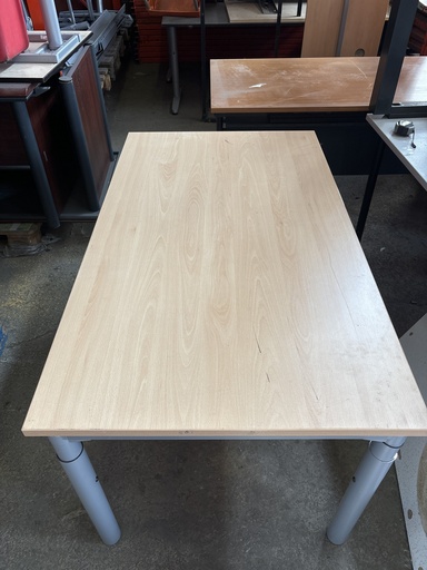 [CFL] Table de bureau