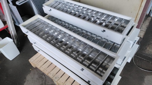 [002ECL022] Plafonnier LED à lamelles