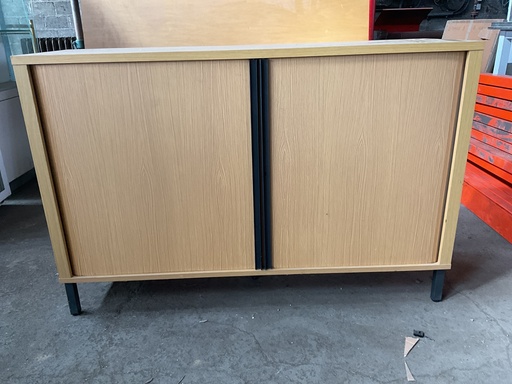 [000MOB028] Armoire basse à volets
