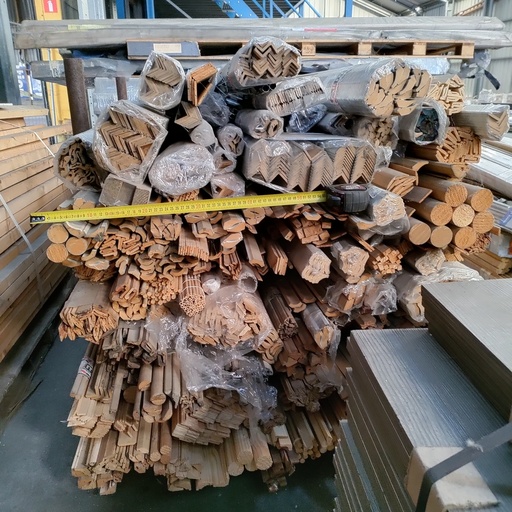 [SERAING] Moulures bois