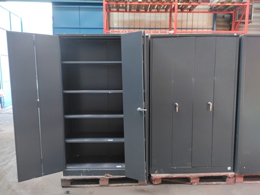 [000MOB018] Armoire à porte battantes 