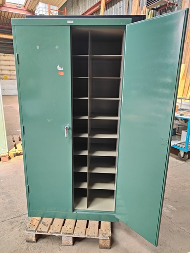 Armoire compartimentée MEWAF verte