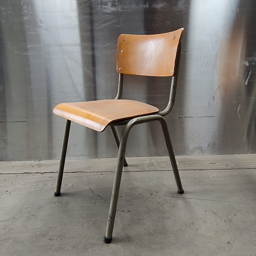 Chaises scolaires - lot de 9