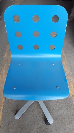 Chaise Bleue - Tout à fait POP