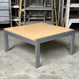 Table basse carré