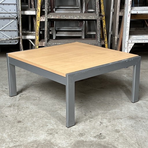 Table basse carré