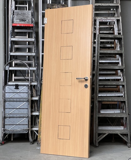 Porte en bois contreplaqué